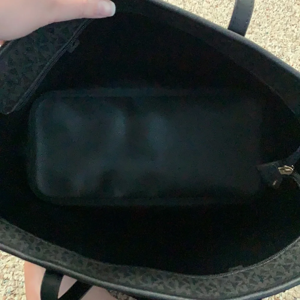 Michael Kors Large Jet Set Travel - Picture 5 of 9